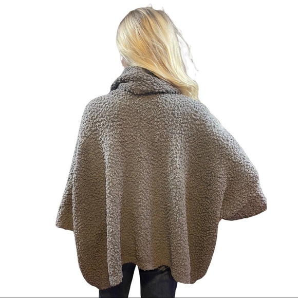 Romeo +  Juliet couture Gray nubby turtleneck sweater - Picture 6 of 9